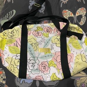 Benefit Cosmetics Small duffel bag